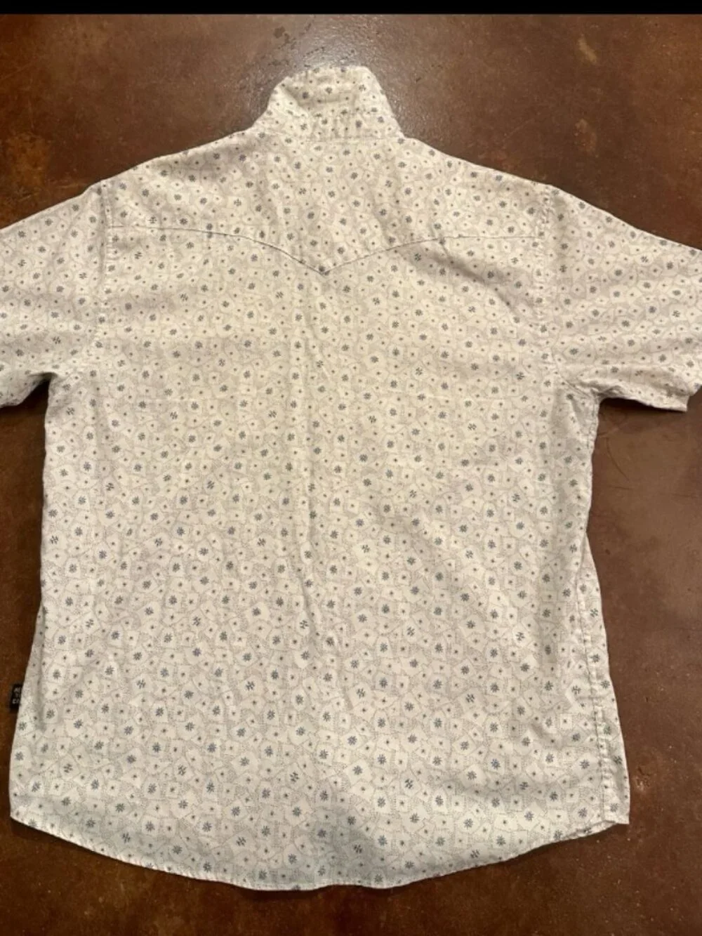 Howler Bros Men’s Pearl Snap Short Sleeve Button Up Size Medium